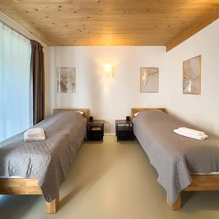 Ruhige Mit Guter Bahnanbindung Und Kuechennutzung Apartman