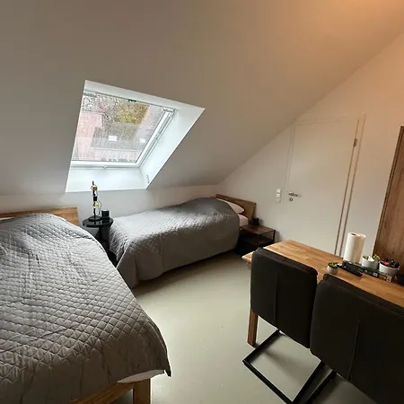 Apartman Ruhige Mit Guter Bahnanbindung Und Kuechennutzung