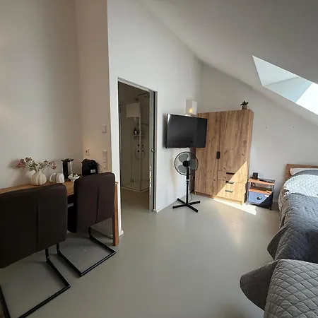 Apartman Ruhige Mit Guter Bahnanbindung Und Kuechennutzung Rösrath