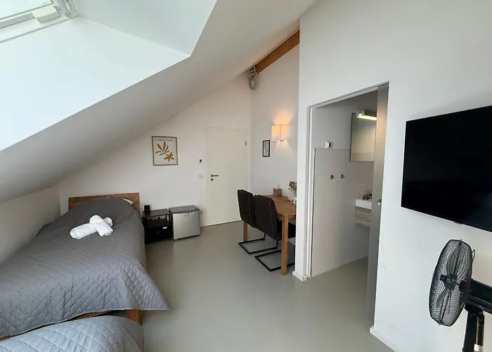 아파트 Ruhige Mit Guter Bahnanbindung Und Kuechennutzung