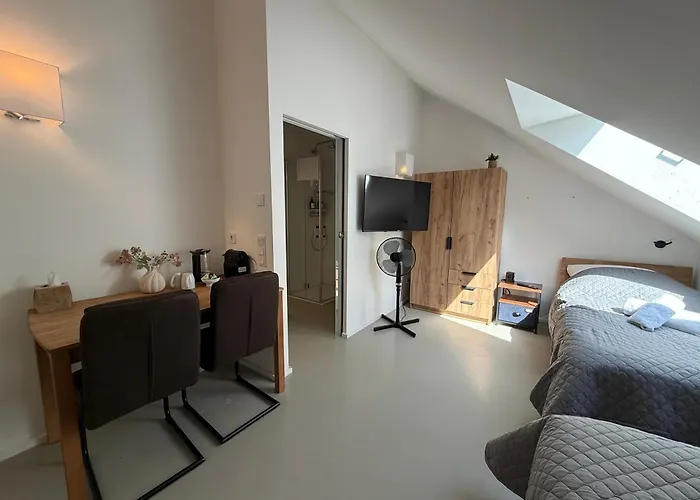 아파트 Ruhige Mit Guter Bahnanbindung Und Kuechennutzung 로스라스